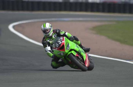 Kawasaki aux avants postes en stock
