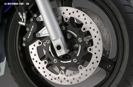 Suzuki GSX 650 F : freins avant