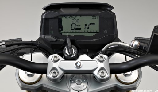 BMW G310R : placard digital