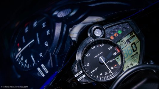 Yamaha YZF-R6 : imposant compte-tours