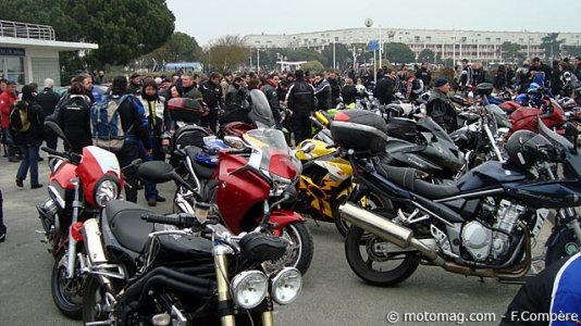 Manif du 13 mars Niort : arrivée au port