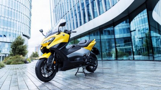 Yamaha Tmax 2022