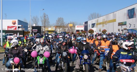 Toutes en moto à Bordeaux (33) : 750 motardes