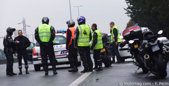 Manif moto FFMC80 : briefing avec l’escorte