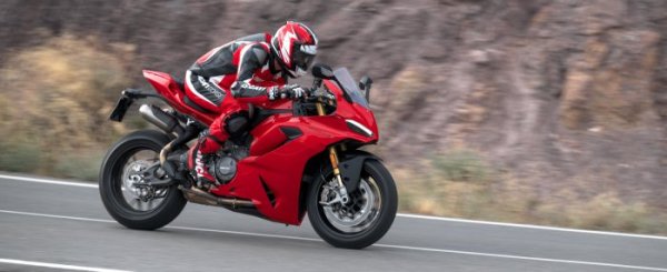 Ducati Panigale V2 2025 {JPEG}