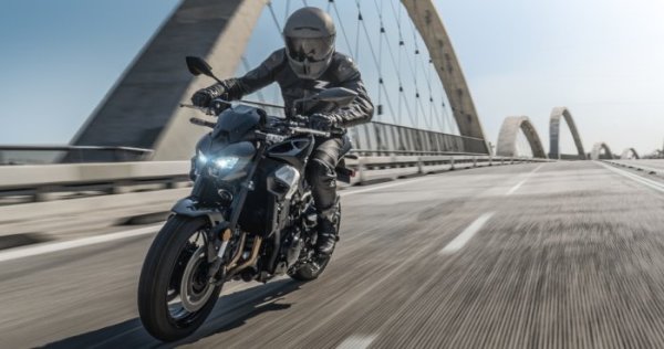 Kawasaki Z900 2025 {JPEG}