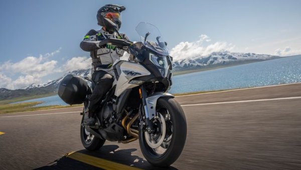 CFMoto 700 MT 2023 {JPEG}