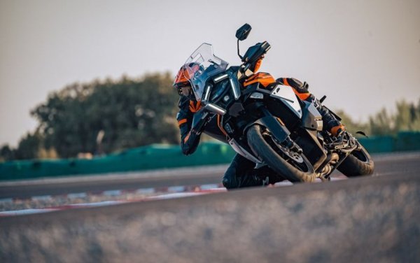 KTM 1390 Super Adventure S EVO 2025 {JPEG}