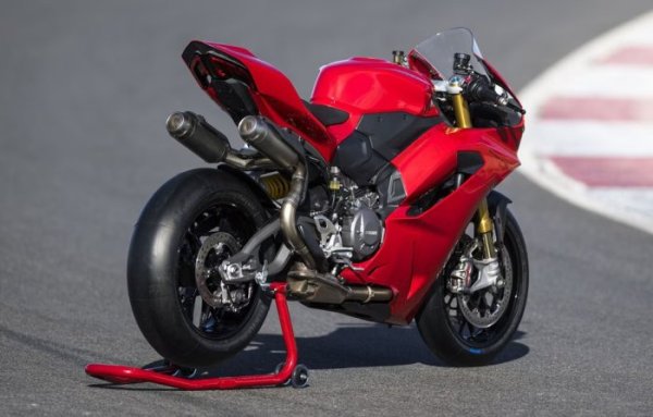 Ducati Panigale V2 2025 {JPEG}
