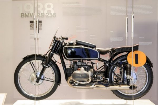 BMW RS 255 kompressor {JPEG}