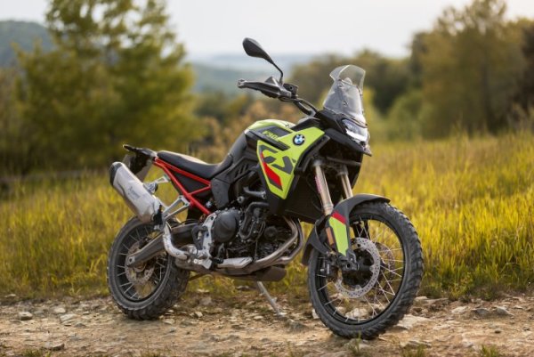 BMW F 900 GS 2024 {JPEG}