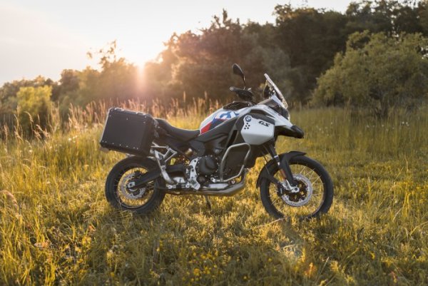 BMW F 900 GS Adventure 2024 {JPEG}