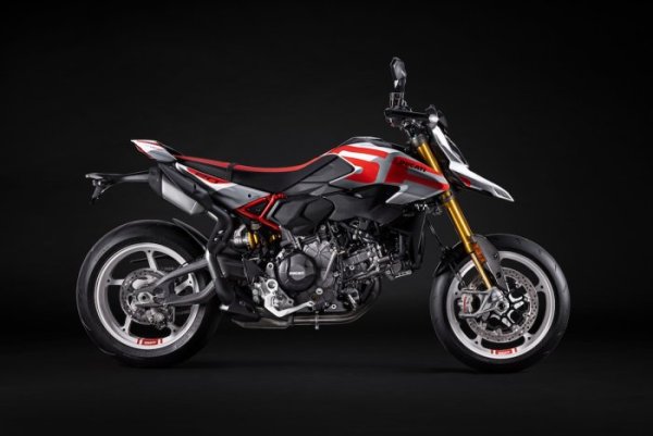 Ducati Hypermotard V2 2026 {JPEG}