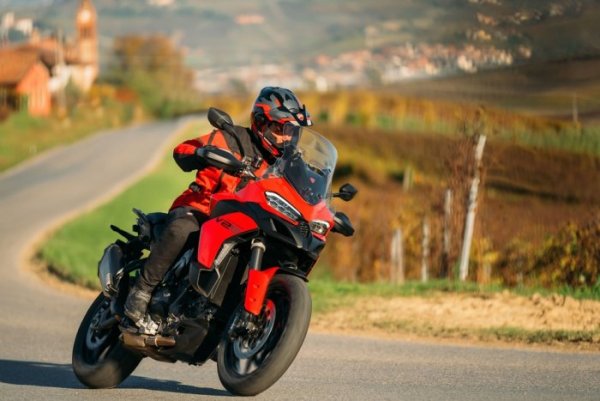 Ducati Multistrada V2 2025 {JPEG}
