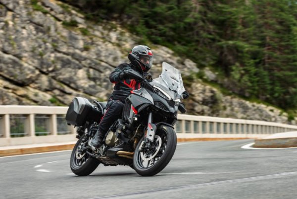 Ducati Multistrada V4 S Grand Tour 2024 {JPEG}
