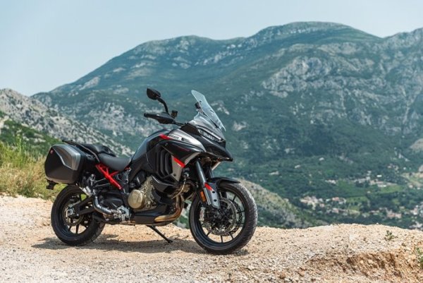 Ducati Multistrada V4 S Grand Tour 2024 {JPEG}