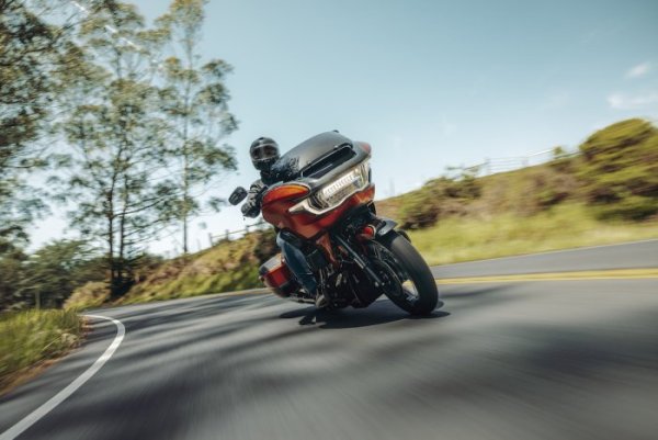 harley-davidson street glide road glide CVO 2023 {JPEG}