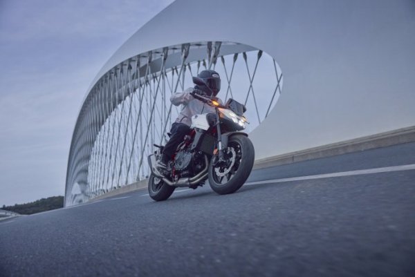 Honda CB750 Hornet 2025 {JPEG}