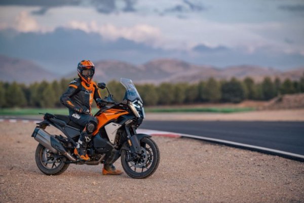 KTM 1390 Super Adventure S EVO 2025 {JPEG}
