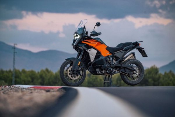KTM 1390 Super Adventure S EVO 2025 {JPEG}