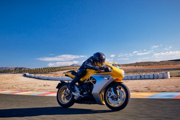 mv agusta superveloce 2021 jaune {JPEG}