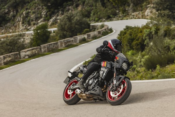 Suzuki GSX-8TT