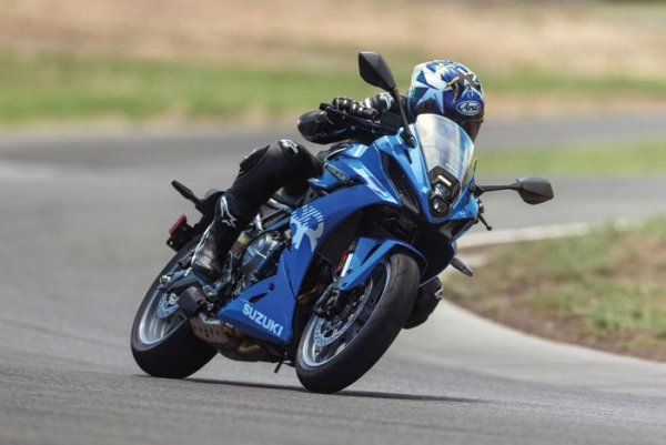 Suzuki GSX-8R 2024 {JPEG}