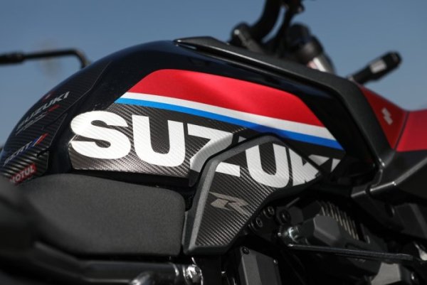 Suzuki GSX-8S SERT 2023 {JPEG}