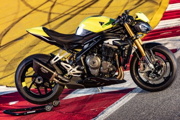 Triumph Speed Triple 1200 RX {JPEG}