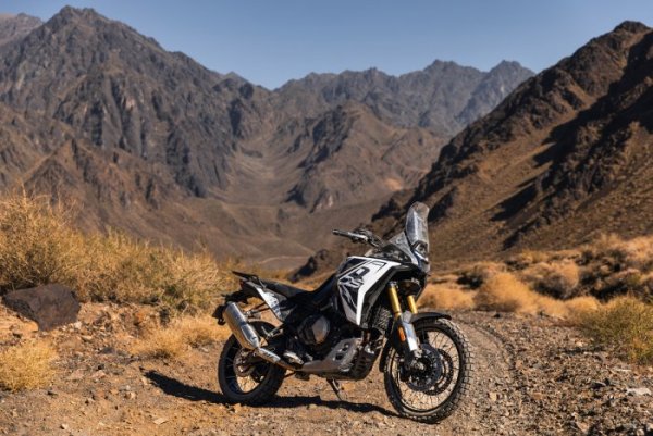 Voge DS800X Rally {JPEG}