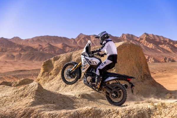 Voge DS800X Rally {JPEG}