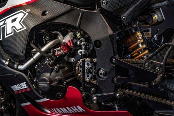 Yamaha R1 GYTR Pro 25th anniversary {JPEG}
