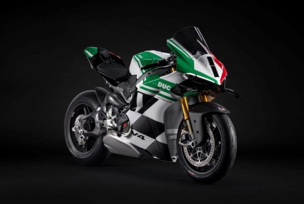 Ducati Panigale V4 Tricolore {JPEG}