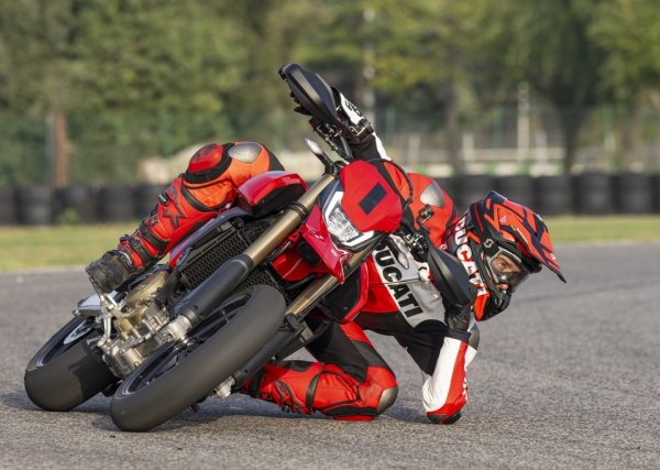 Ducati Hypermotard 698