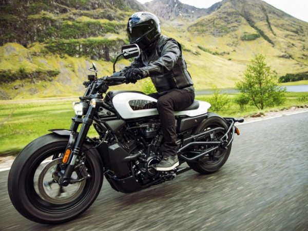Harley-Davidson 1250 Sportster S {JPEG}