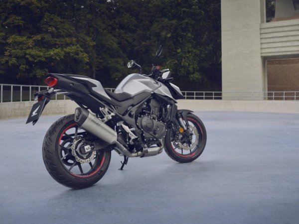 Honda CB750 Hornet 2025 {JPEG}