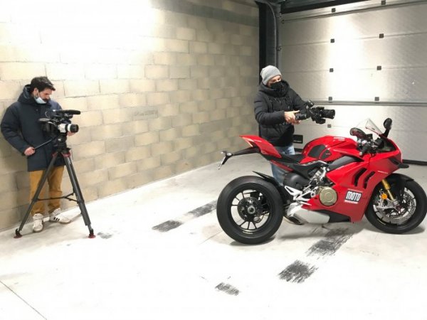 motomag direct auto ducati panigale lamborghini huracan émission {JPEG}
