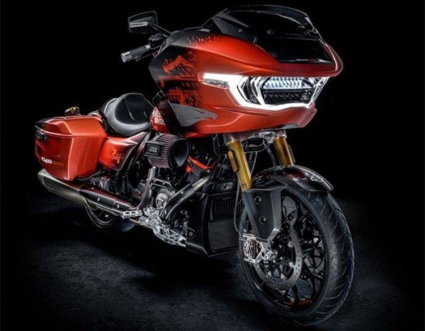 Harley-Davidson CVO Road Glide RR {JPEG}