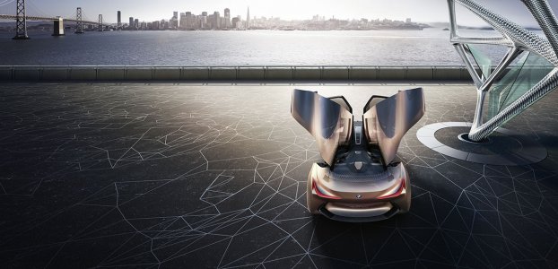 BMW Vision Next 100 : portières en élytre